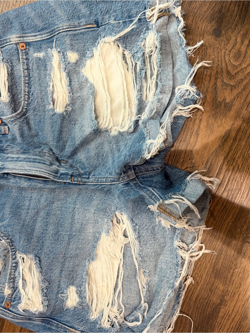 American Eagle Outfitters Light Blue Distressed Boyfriend Jeans